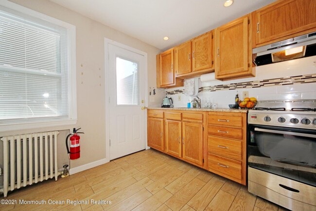 Building Photo - 16 Oldfield Pl