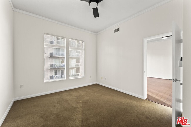 Building Photo - 388 E Ocean Blvd