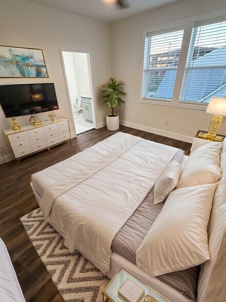 Building Photo - 1413 Woodbine Ave