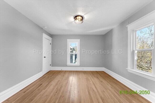 Building Photo - STUNNING REMODEL!!! Extremely Spacious 3 Bedroom (Extra Room) Home!! SECTION 8 APPROVED! (Handica...