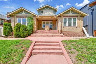 Building Photo - $3,400.00, 4 bed, 3 bed, located in Denver...