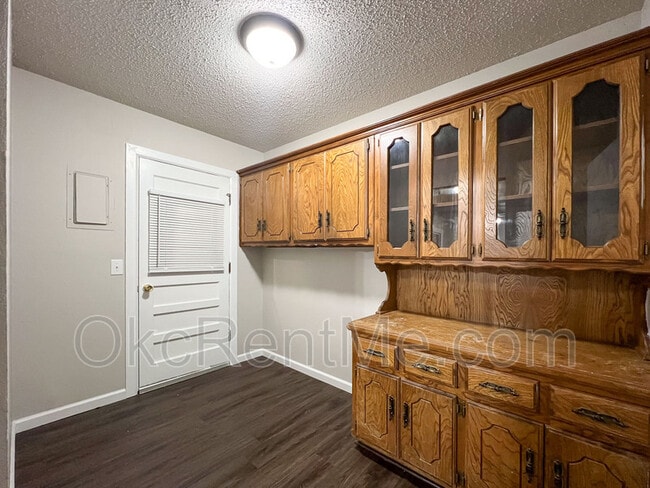 Building Photo - 106 Thompson Dr