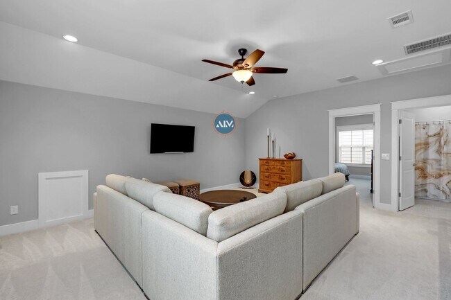Building Photo - Beautiful custom home in Hampton Lake!