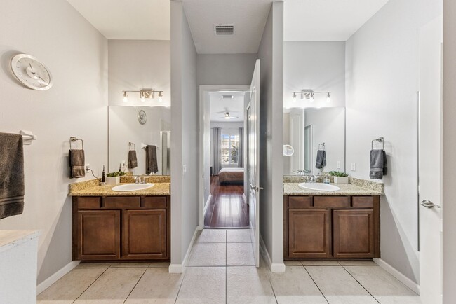 Building Photo - Updated 2/2 with attached 1 car garage right in Baldwin Park!