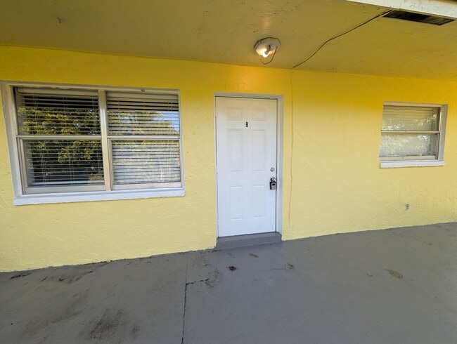 Building Photo - 3600 Riverside Dr