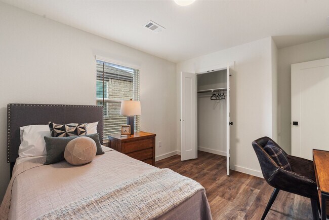 Building Photo - Elevated Living in Sundera at River Ranch | 4 Weeks Free