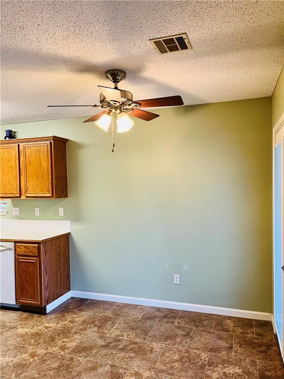 Building Photo - 1160 S Jasmine Ln