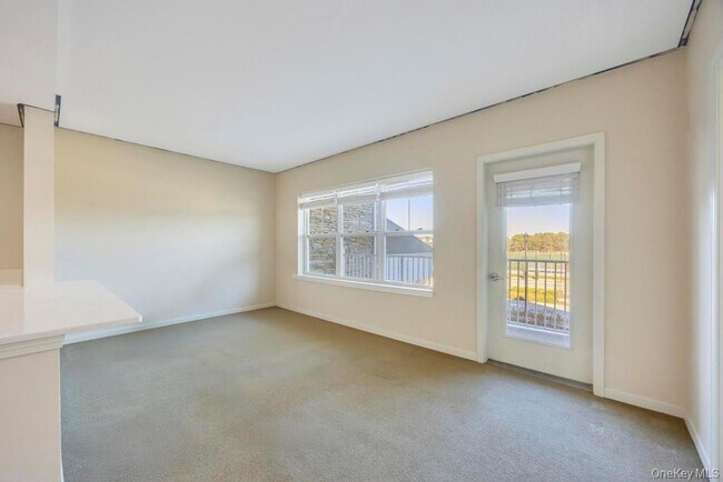 Building Photo - 3 Meadows Ln