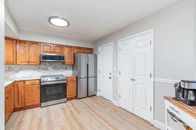 Building Photo - 1632 Shady Cove Ln