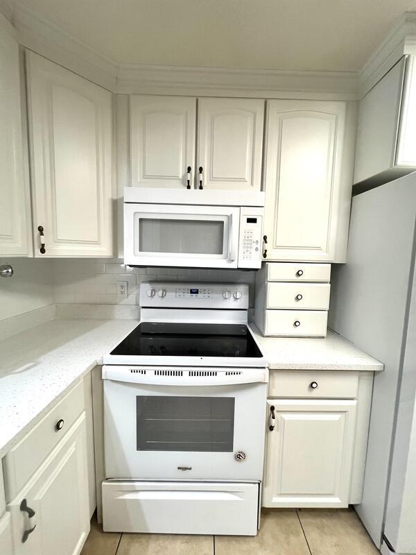 Building Photo - 523 Spring Oaks Blvd
