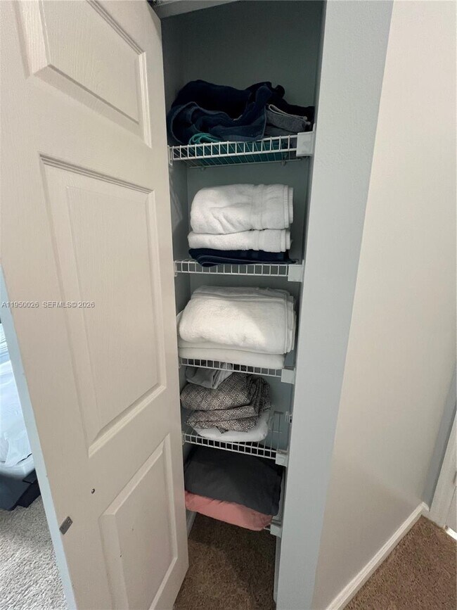 Building Photo - 17150 N Bay Rd