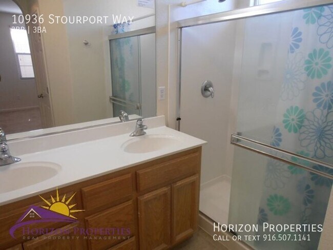 Building Photo - Modern Two-story 3 Bed 2.5 Bath 1,374 sqft...