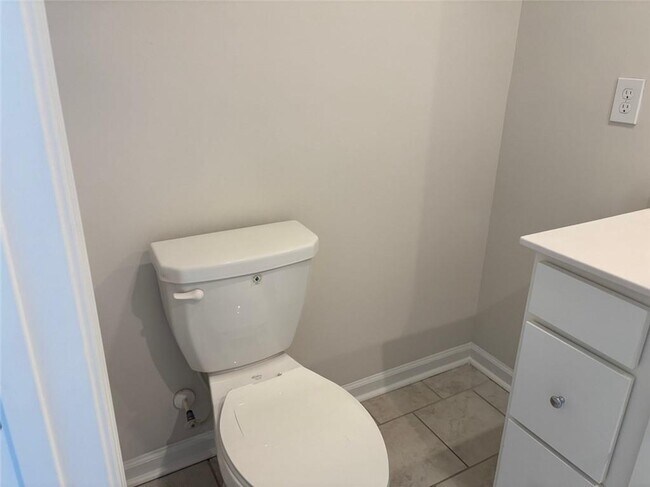 Building Photo - 3667 Hidden Valley Cir