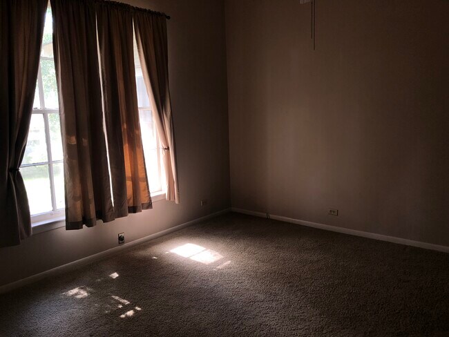 Building Photo - 716 W Georgia Ave