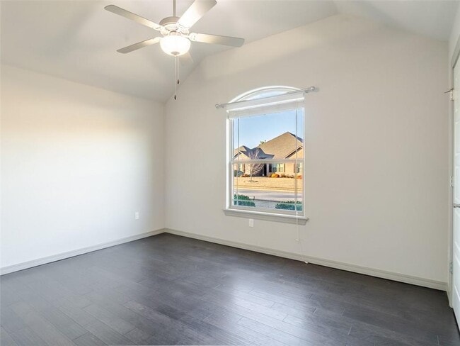 Building Photo - 130 Cisterna Dr