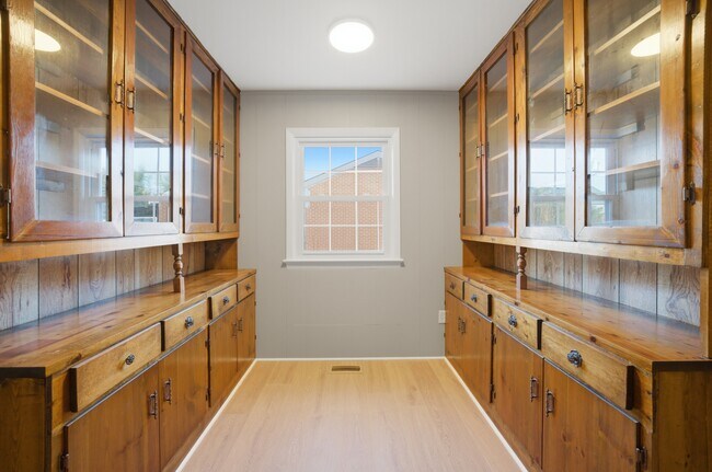 Building Photo - 1210 Pansy St