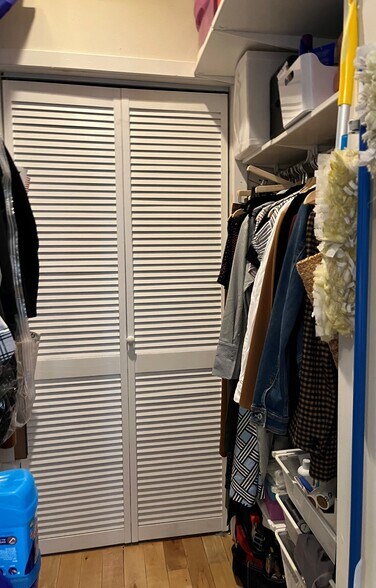 Building Photo - 317 6th S St