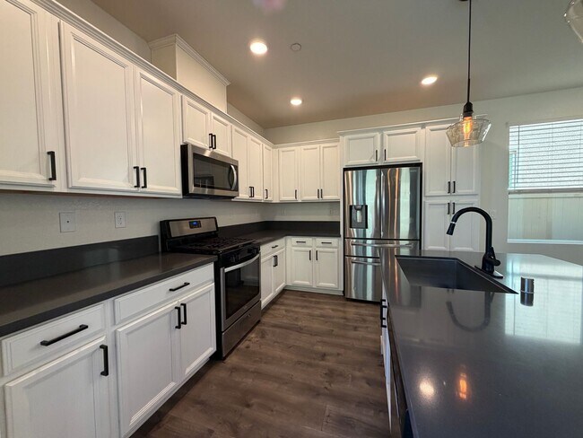 Building Photo - Beautiful 3-Bedroom Home in Anatolia
