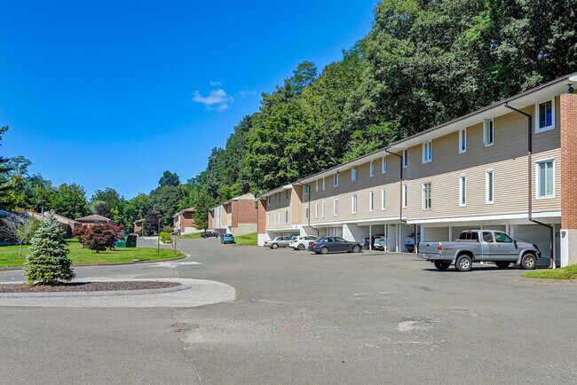 Building Photo - 1622 Farmington Ave