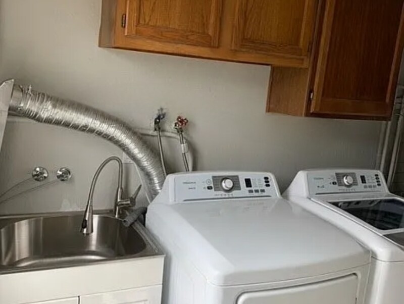 Building Photo - 15001 Ridgewick Dr