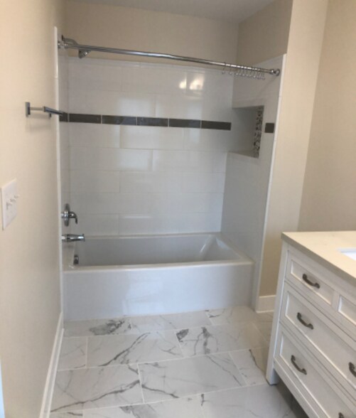 Building Photo - 152 Pearl St