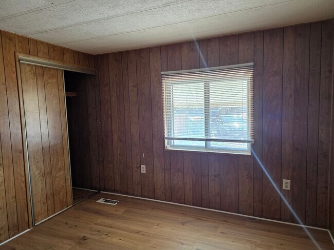 Building Photo - 2/bed 2/bath Single Wide Mobile located in...