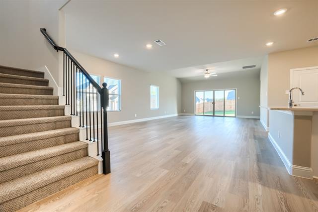 Building Photo - 603 Stagg St