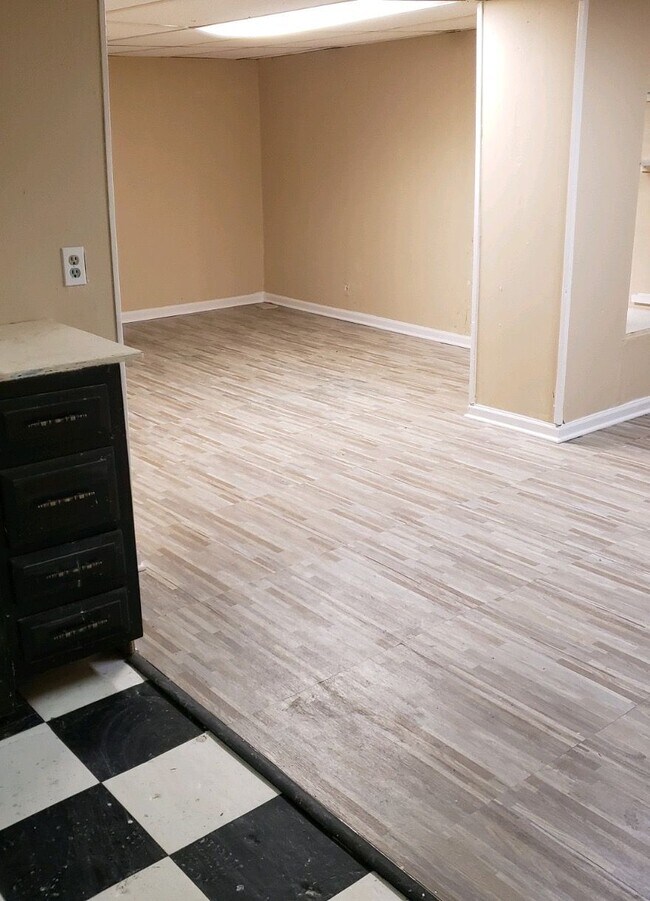 Building Photo - 2926 Francis St