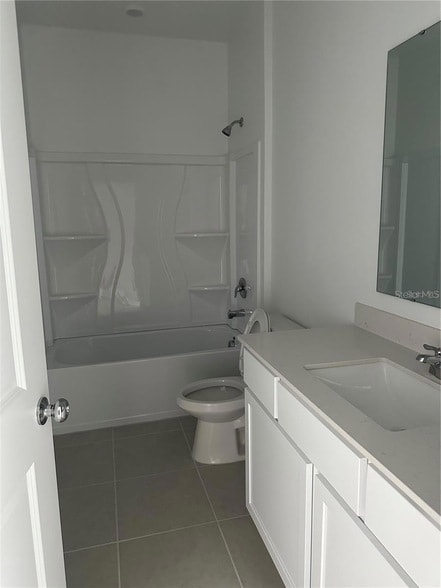 Building Photo - 1987 Stake Out Wy