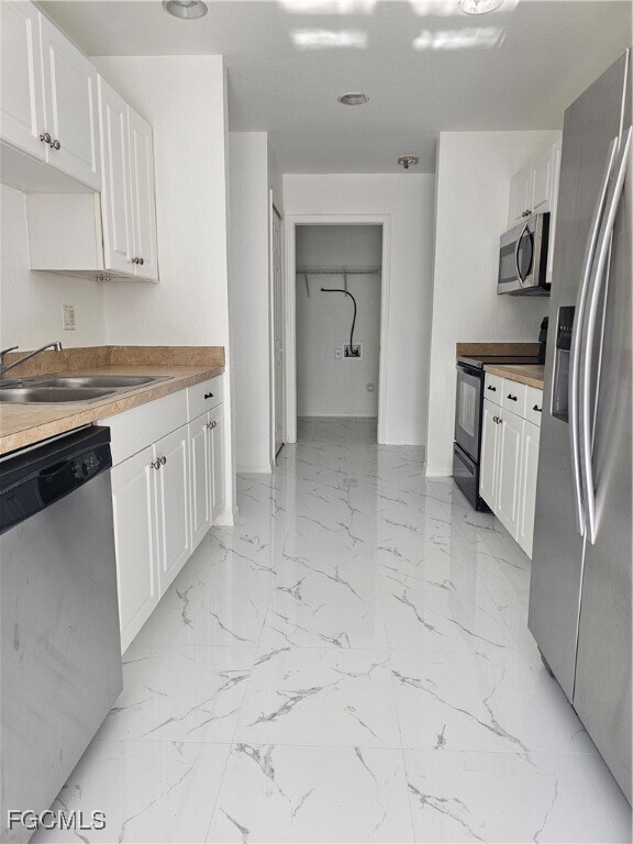 Building Photo - 1127 Croquet St E