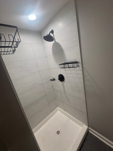 Building Photo - 619 E 29th St