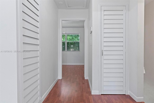 Building Photo - 706 NW 108th Terrace