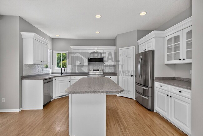 Building Photo - 2305 NE Hanover Ct