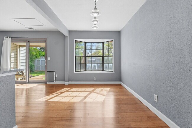 Building Photo - $3,045.95, 3 bed, 2 bath house in Denver with Fenced in Yard and In Unit Laundry!