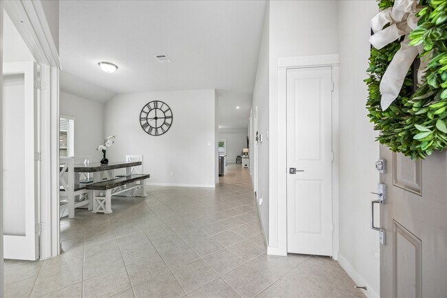 Building Photo - 23601 Zinfandel Dr