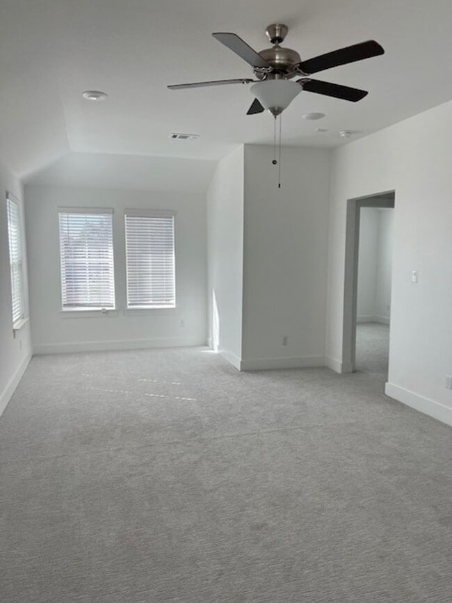 Building Photo - 3 Bdrm, 2 1/2 bath in Parmer Ranch Neighborhood