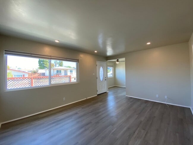 Building Photo - Beautiful 55+ Senior Community Single Story Home in Costa Serena!