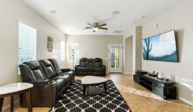 Building Photo - 5900 S Courtland Dr