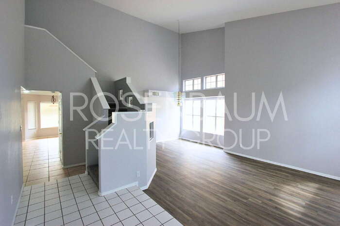 Building Photo - 1115 S Tiago Dr