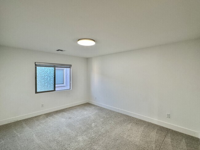 Building Photo - 8732 S Black Cordon Rd