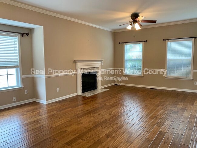 Building Photo - 9201 Langwood Dr