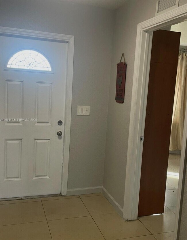 Building Photo - 5501 SW 18th St