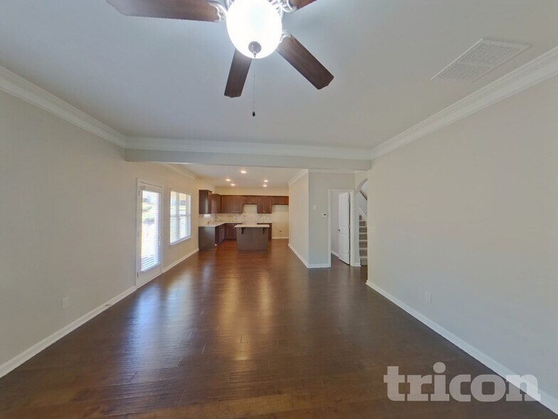 Building Photo - 671 Massey St