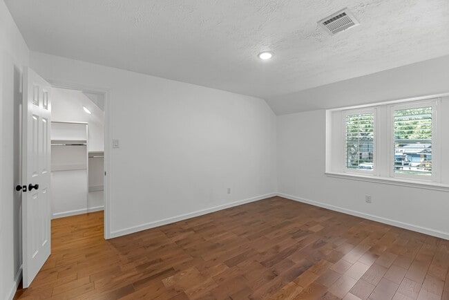 Building Photo - 8011 Liberty Elm Ct