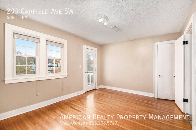 Building Photo - 233 Garfield Ave SW