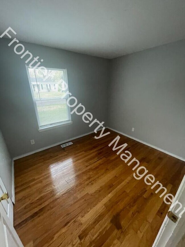 Building Photo - 2Bed 1 Bath Home in Spanish Lake, MO - Per...