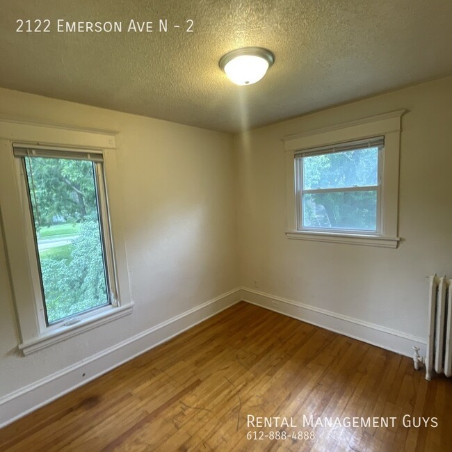 Building Photo - Nice Upper level 2 Bedroom!