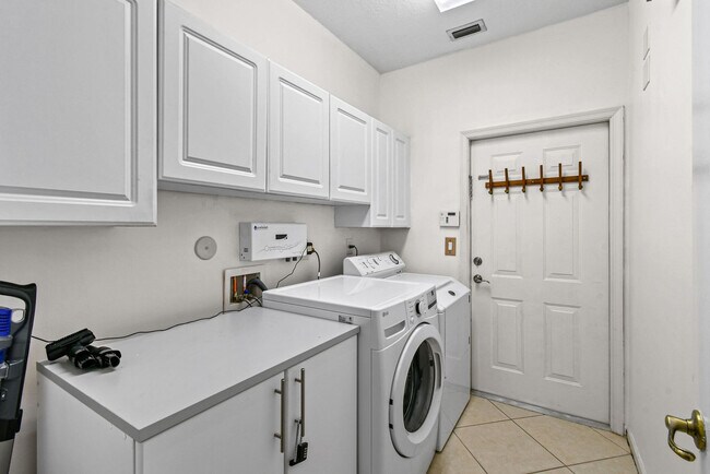 Building Photo - 14155 74th St N