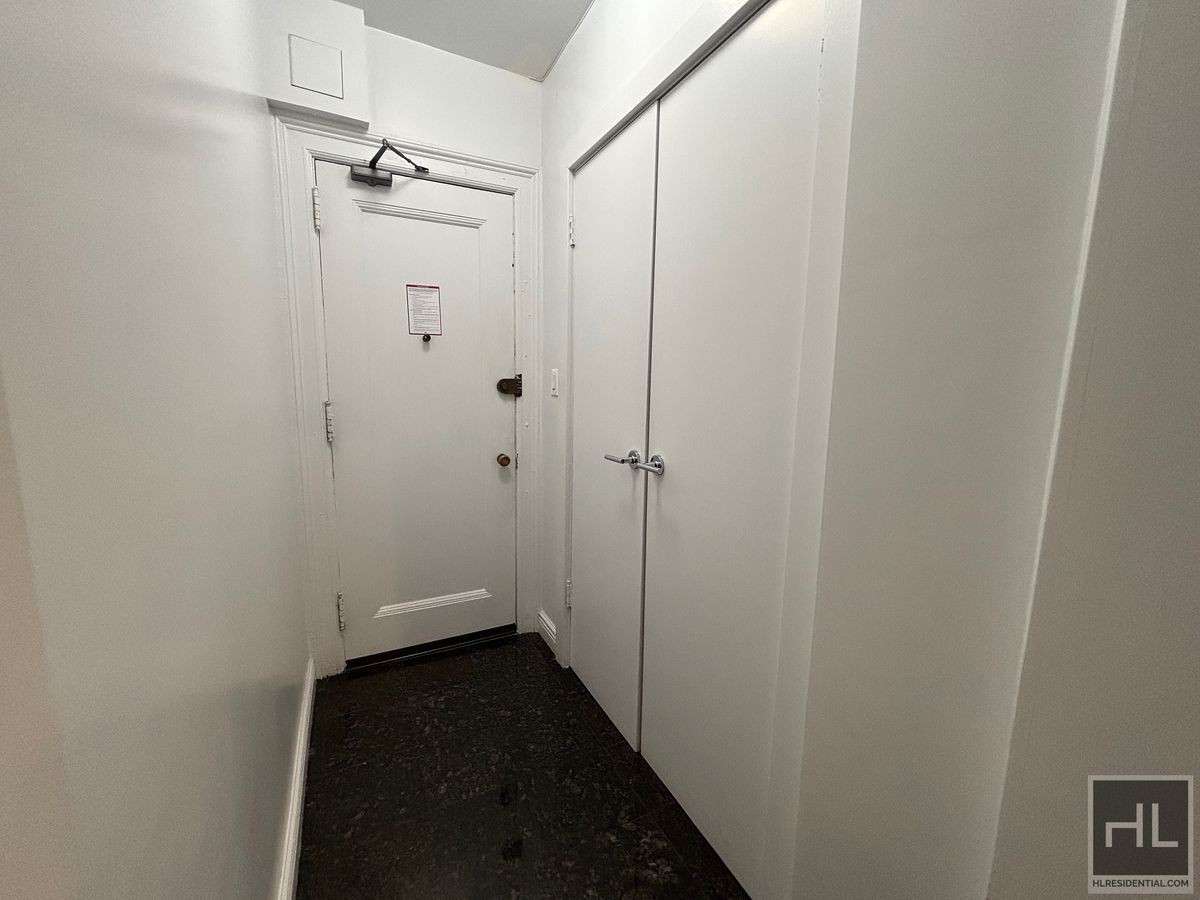 Building Photo - WEST 58 STREET