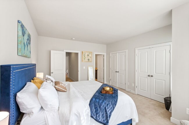 Building Photo - 202 Shamrock Dr